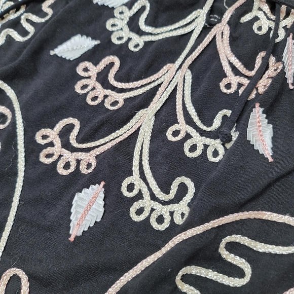 Lauren Michelle detailed ribbon beads floral tee shirt size small. - Picture 5 of 6